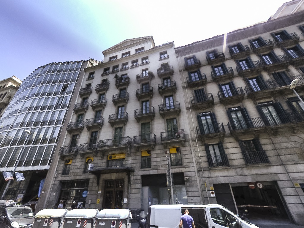 Ronda Universitat 16